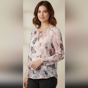 Jennifer Lopez Relaxed Pink and White Flutter Sleeve Blouse